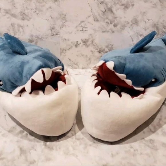 Cat & Jack Shark Slippers Kids Size Small (13/1) - Picture 3 of 5